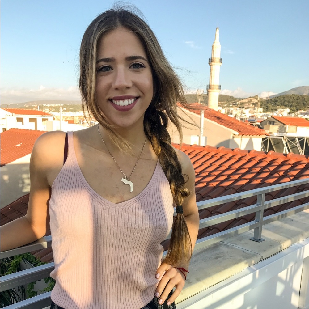 Meet your Posher, Jessica